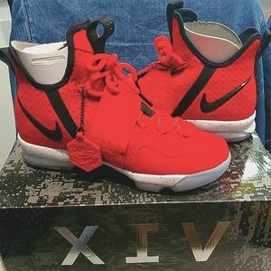 Nike LeBron 14 XIV, 4.5Y~GS, University Red/Black